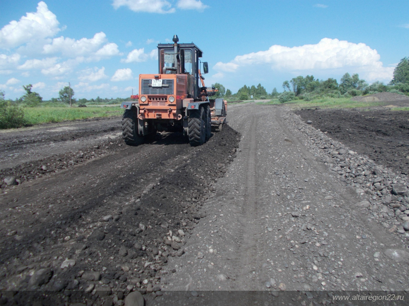 В Солтонском районе Алтайского края по федеральной программе строят дорогу, соединяющую поселок Тосток с региональной автотрассой