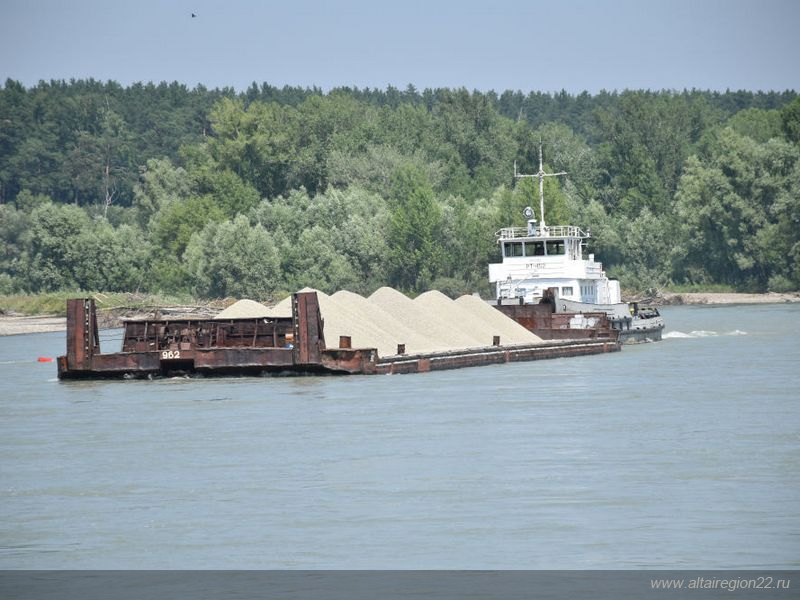 В Бийском районе Алтайского края углубляют дно Катуни для развития речных грузоперевозок