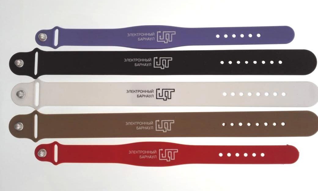 В Барнауле появился новый способ оплаты проезда – транспортный браслет