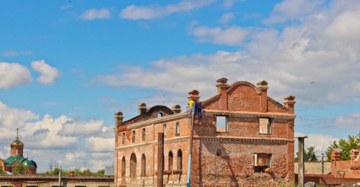 На Алтае восстанавливают старинную купеческую мельницу