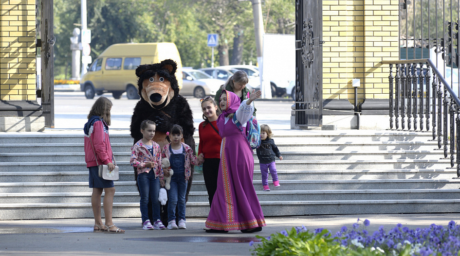 Праздник «Здравствуй, школа!» прошел для 125 будущих первоклассников Барнаула