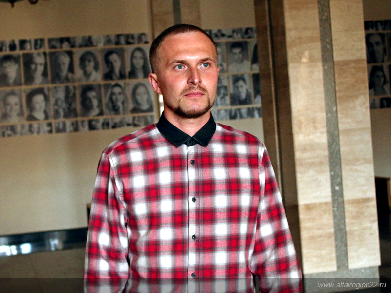 Режиссер из Санкт-Петербурга Максим Соколов ставит в Молодежном театре Алтая спектакль о подростках