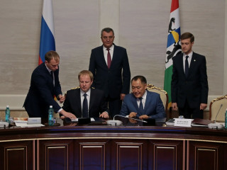 Губернатор Алтайского края Виктор Томенко и глава Республики Тыва обновили «дорожную карту» развития сотрудничества двух регионов