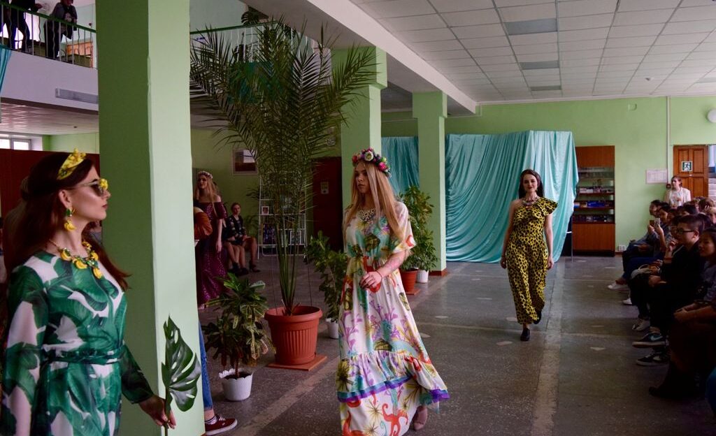 В Барнауле студенты – будущие дизайнеры одежды представят модный показ