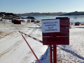 Спасатели патрулируют водоемы Алтайского края во время ледостава