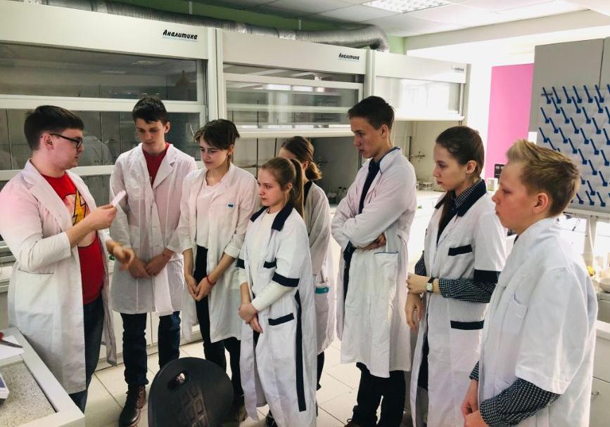 В Барнауле проходит фестиваль профессий для школьников