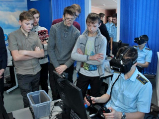 Старшеклассники Алтайского края прошли курс обучения в «Школе летчиков»