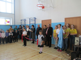 В Алтайском крае успешно реализуется проект по ремонту 50 школьных спортивных залов