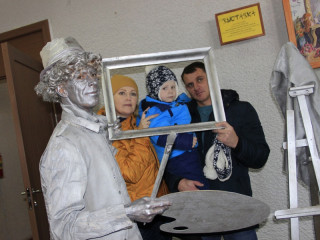 В Змеиногорске Алтайского края большой концертной программой открыли обновленный Дом культуры