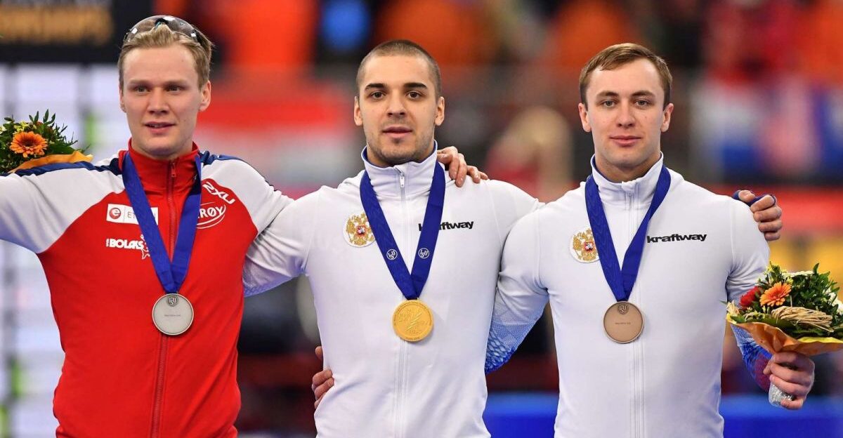 Конькобежец Виктор Муштаков на чемпионате мира взял две медали и установил два новых рекорда Алтайского края