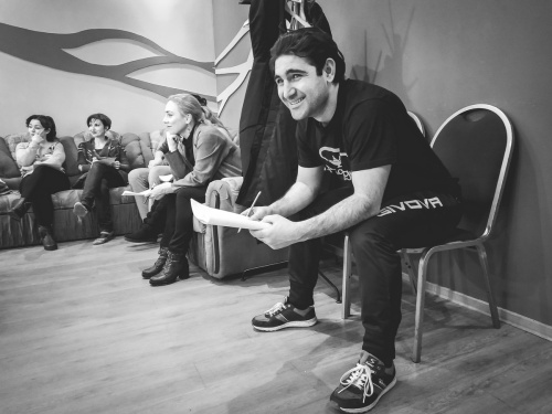 Алтайский государственный музыкальный театр начал работу над новым мюзиклом «Шоу начинается»