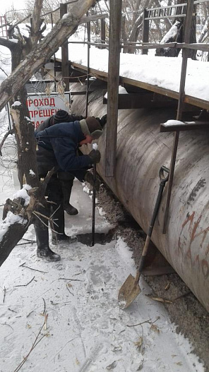 В Барнауле устранили заторы изо льда, вызвавшие поднятие уровня воды в реке Пивоварке