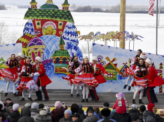 Артисты Алтайского края познакомят гостей Всемирной зимней универсиады с традициями сибирской Масленицы