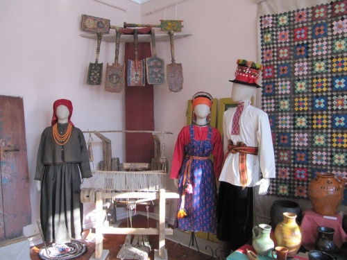 Выставка народного искусства Алтая «Как у нас во дому» открывается в Художественном музее