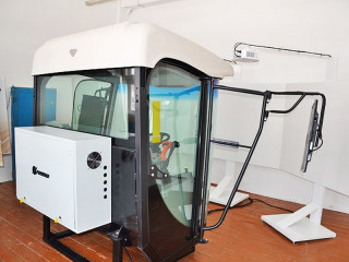 Тренажеры стоимостью свыше 9 миллионов рублей помогают студентам колледжа в Бийске Алтайского края осваивать сельхозпрофессии