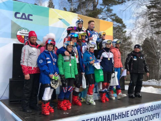 Алтайские спортсмены стали победителями и призерами соревнований по горнолыжному спорту «Старты надежды»