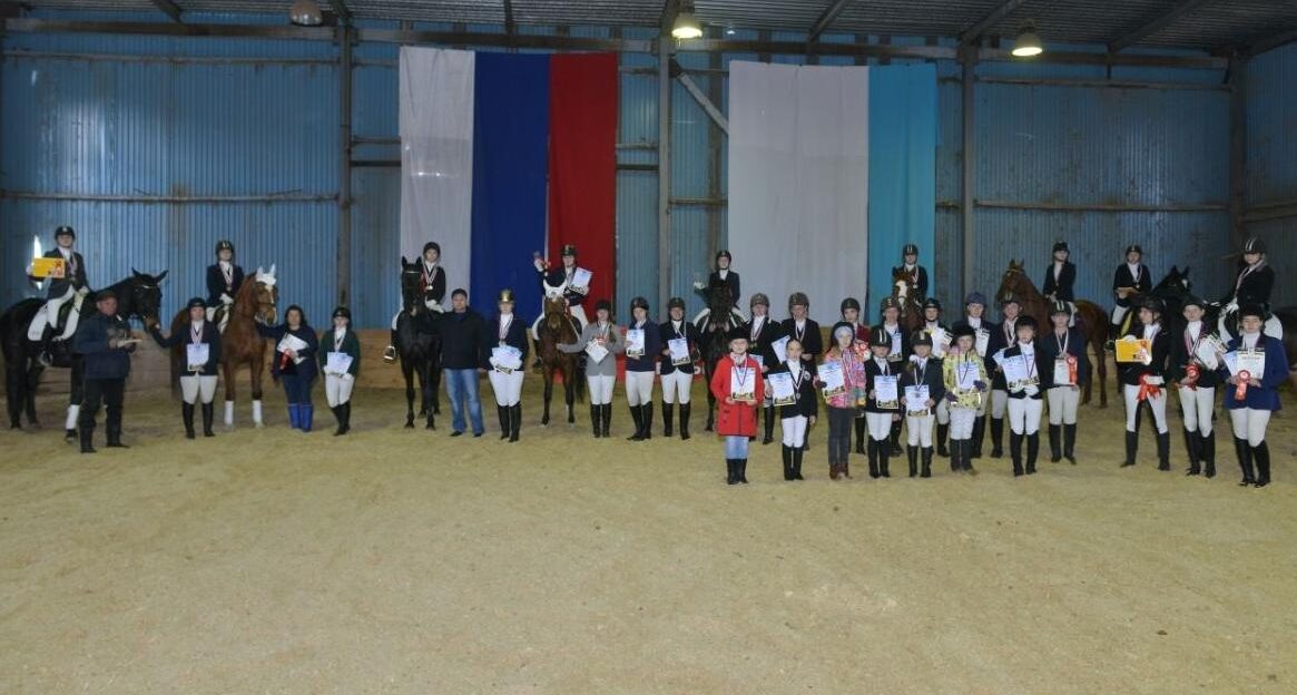 Барнаульские конники успешно выступили на первых соревнованиях в сезоне