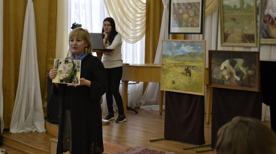 Игровую программу с собаками и фотосессией провели для детей в Барнауле