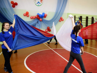 В Тальменском районе Алтайского края после капитального ремонта открыли спортивный зал