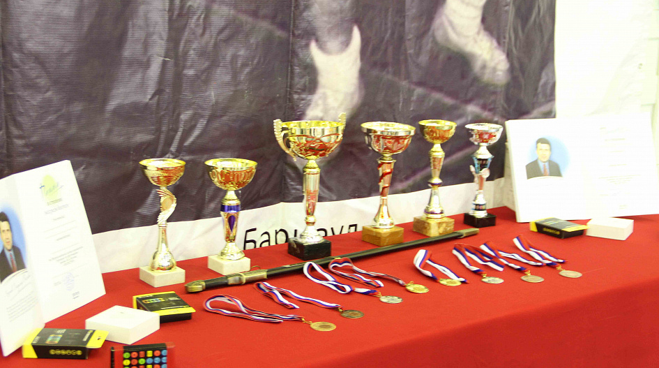 Турнир памяти Владимира Лютова собрал в Барнауле более 200 фехтовальщиков