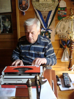 Передвижная выставка, посвященная 100-летию Михаила Калашникова, начинает работу в Алтайском крае