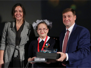 Алтайская победительница Всероссийского фестиваля жестовой песни поедет в детский центр «Артек»