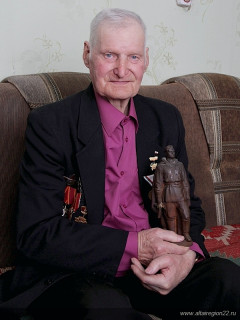 В Налобихе Алтайского края на доме Алексея Скурлатова – прообраза знаменитого памятника солдату-освободителю Алеше – установят памятный знак