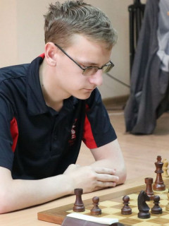 Алтайский шахматист стартовал с победы на турнире в Санкт-Петербурге