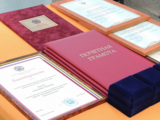 Отраслевые награды и дипломы «Народное признание» вручили на празднике «Медовый Спас на Алтае»