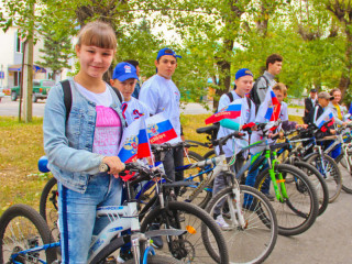 В Камне-не-Оби Алтайского края в День Государственного флага Российской Федерации состоялся традиционный спортивный праздник