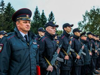 В Барнауле привели к присяге первокурсников БЮИ МВД России