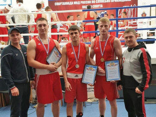 Три медали разного достоинства завоевали алтайские спортсмены на чемпионате МВД России по боксу