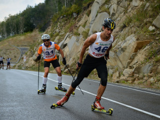 Почти сто спортсменов со всей Сибири участвовали в уникальных лыжероллерных гонках «Царь горы» в Алтайском крае