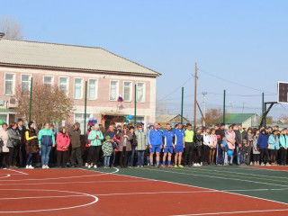 На площадке стоимостью свыше трех миллионов рублей круглый год будут заниматься спортом жители Веселоярска Алтайского края