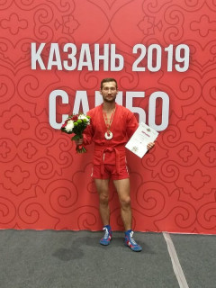 Алтайский спортсмен завоевал серебро на международном турнире по самбо