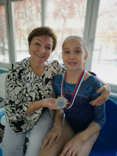 Алтайская спортсменка завоевала две медали на соревнованиях по спортивной гимнастике в Ленинске-Кузнецком