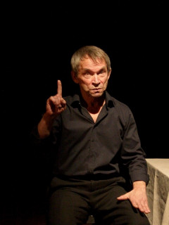 Показ моноспектакля «Пять рассказов Шукшина» состоится в Государственном музее истории литературы, искусства и культуры Алтая