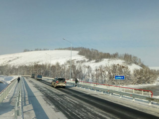На Чуйском тракте в Алтайском крае открыли движение по отремонтированному мосту через реку Иша