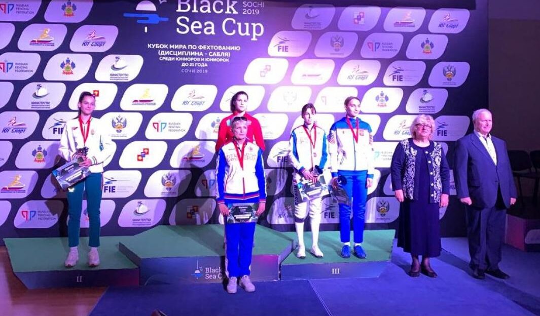 Анна Смирнова из Барнаула стала бронзовым призёр этапа Кубка мира по фехтованию среди юниоров