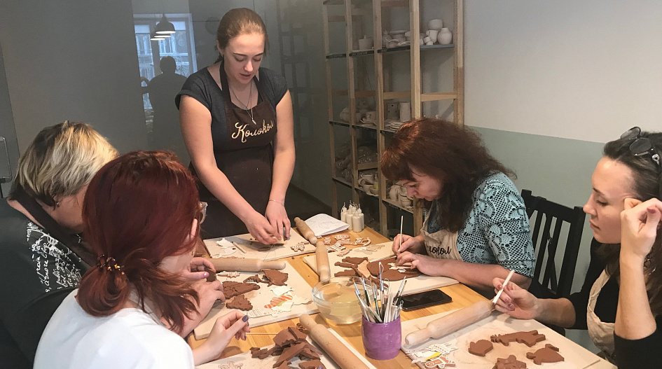 Барнаульские туроператоры посетили новое место турпоказа – гончарную школу «Колокол»