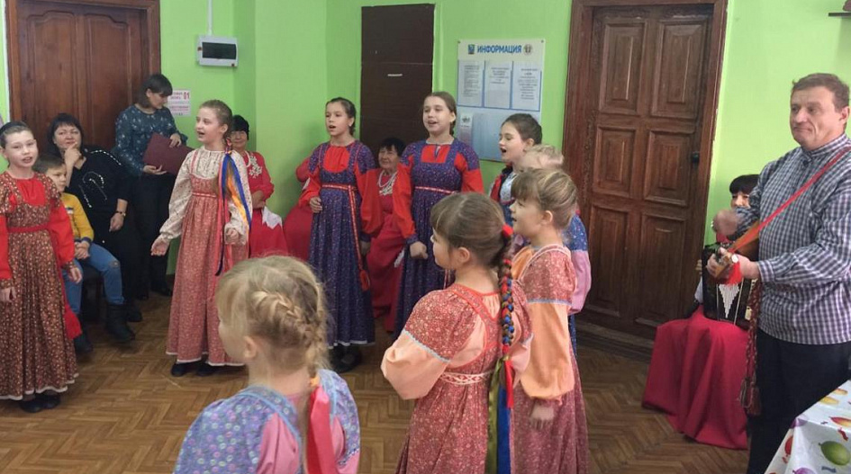 В Барнауе отметили праздник встречи зимы «Осенние Кузьминки»