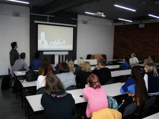 Сотрудники аппарата Уполномоченного по правам человека в Алтайском крае помогают молодым юристам готовиться к Единому уроку прав человека