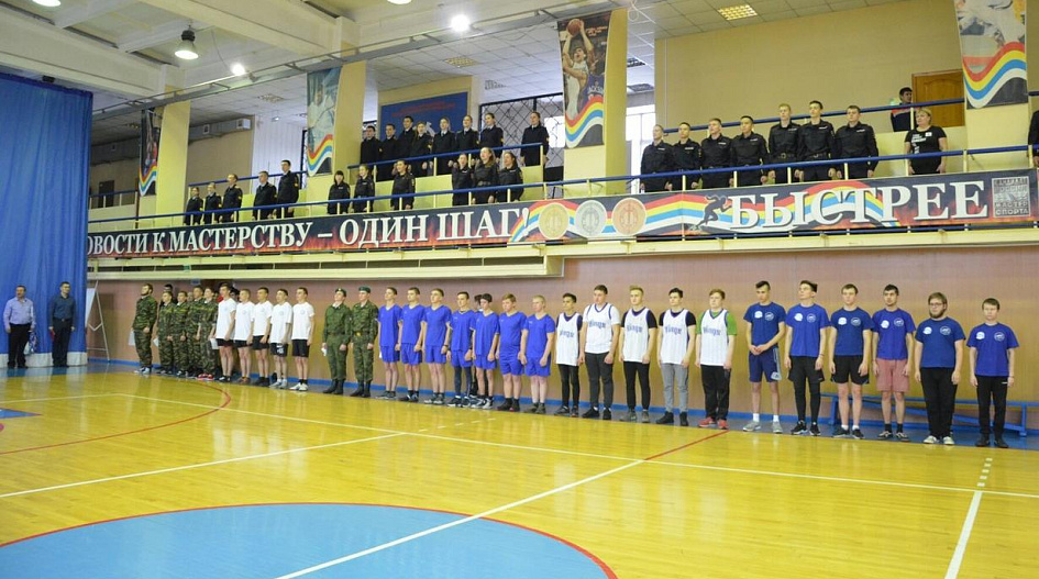 Девять студенческих команд стали участниками турнира памяти трех Героев в Барнауле