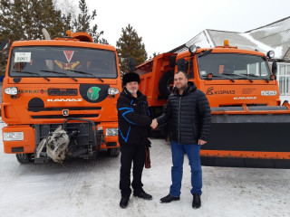 Парк дорожной техники в Змеиногорском районе Алтайского края пополнила машина стоимостью более семи миллионов рублей