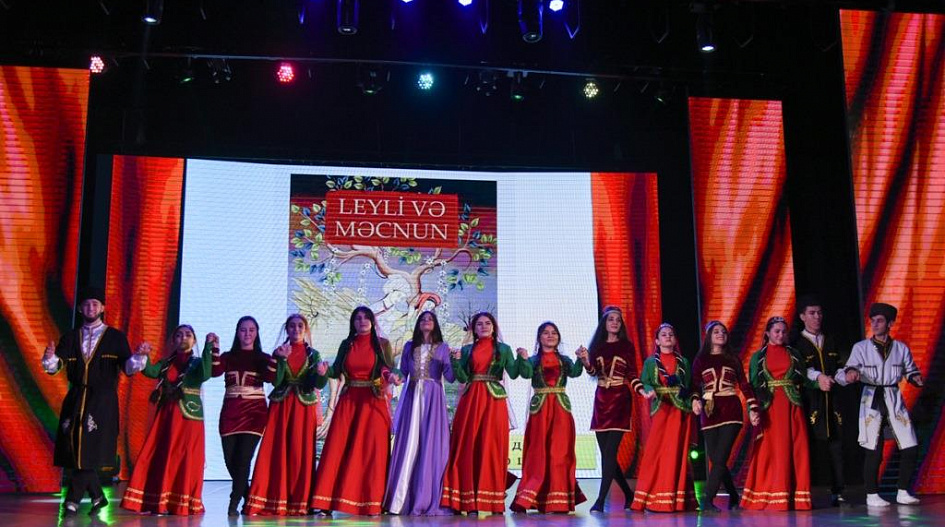 Студенты АГМУ выступили с творческими номерами на фестивале национальных культур