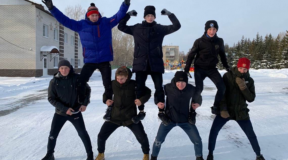 Праздник, открывающий зимний оздоровительный сезон, провели на площади Мира в Барнауле