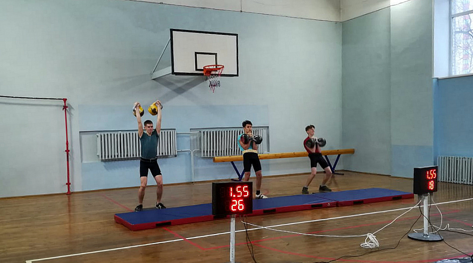 40 спортсменов приняли участие в первенстве по гиревому спорту памяти Константина Павлюкова