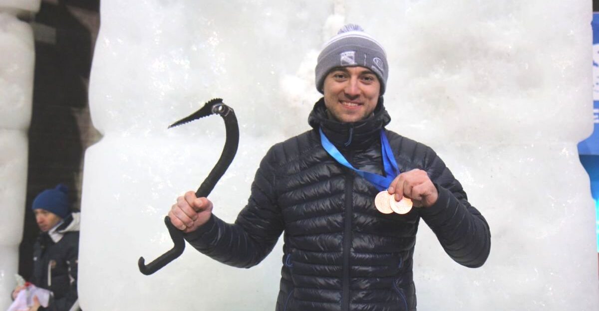 Барнаульский ледолаз Дмитрий Гребенников стал бронзовым призером чемпионата Европы и этапа Кубка мира