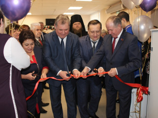 В Алтайском крае торжественно открыли первую в 2020 году школу