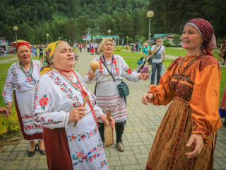 В Алтайском крае стартовал прием заявок на участие во Всероссийском фестивале традиционной культуры «День России на Бирюзовой Катуни»